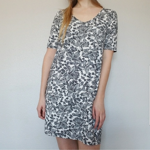 J. Jill Dresses & Skirts - Black and White Floral J. Jill Tee Shirt Dress